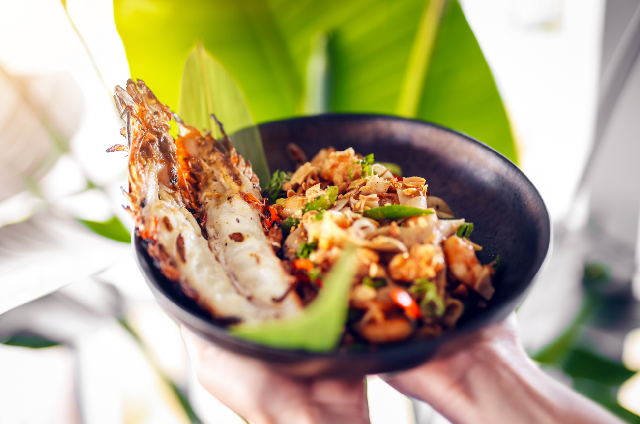 Pad thai de camarão tigre, baos e muitos cocktails. O MöTAO está a chegar à Marina de Vilamoura
