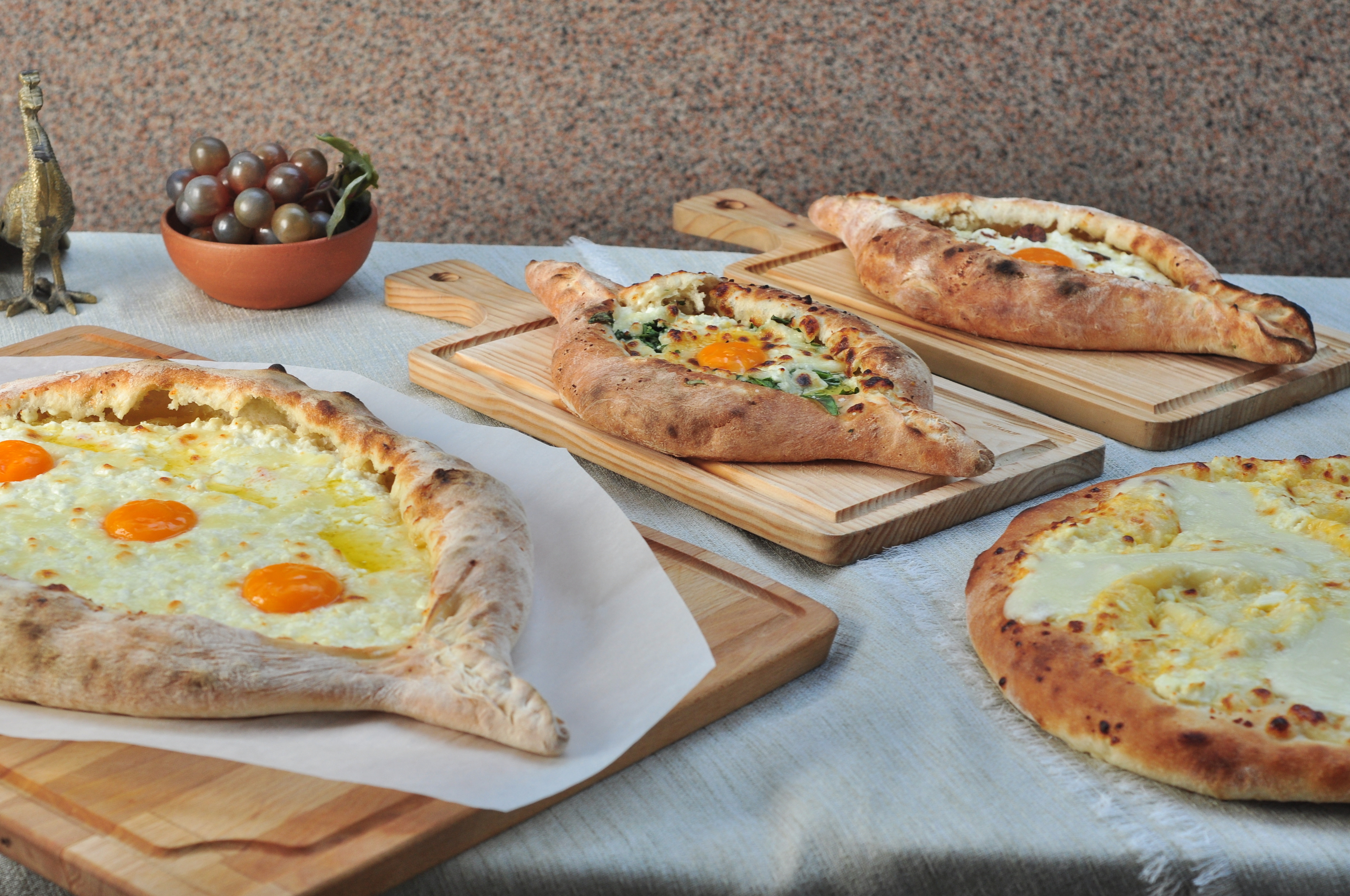 Este festival é dedicado ao prato mais famoso da Geórgia. Veja onde pode provar este delicioso pão de queijo