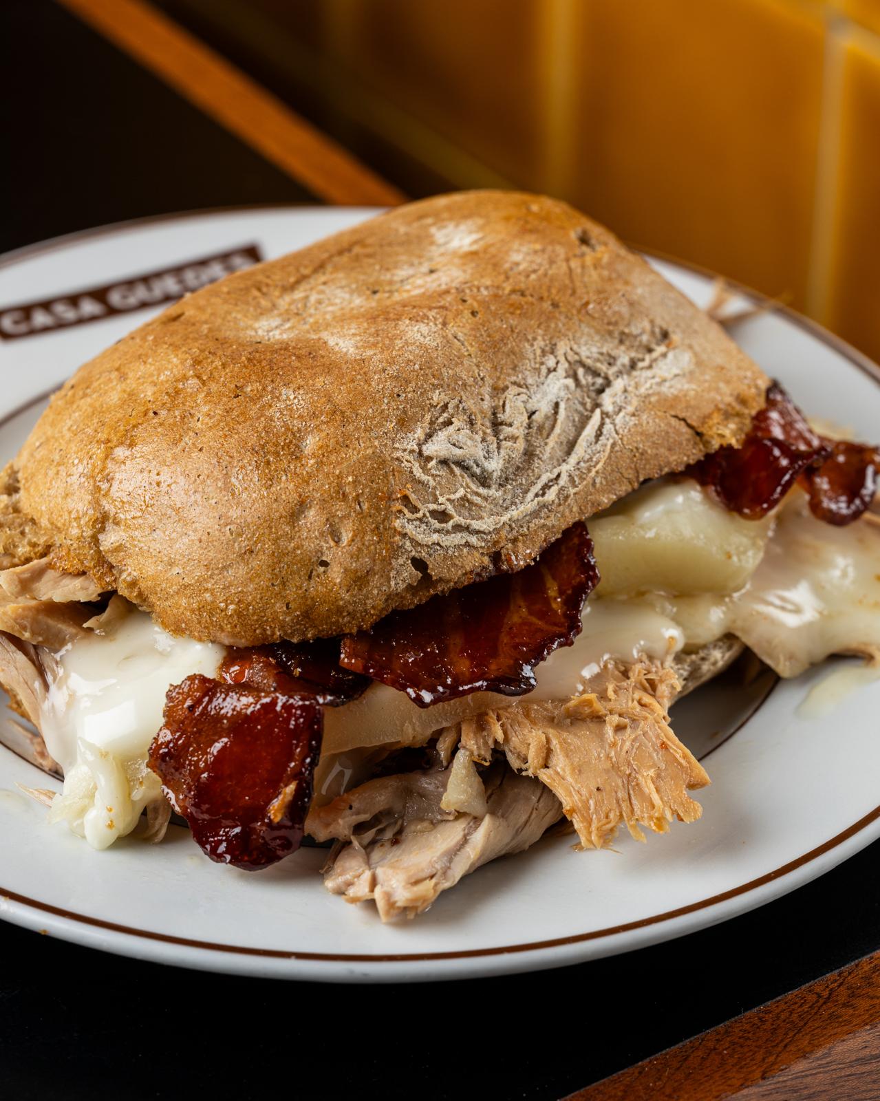 Aproveite o verão até ao fim no rooftop da Casa Guedes e delicie-se com os novos petiscos e cocktails