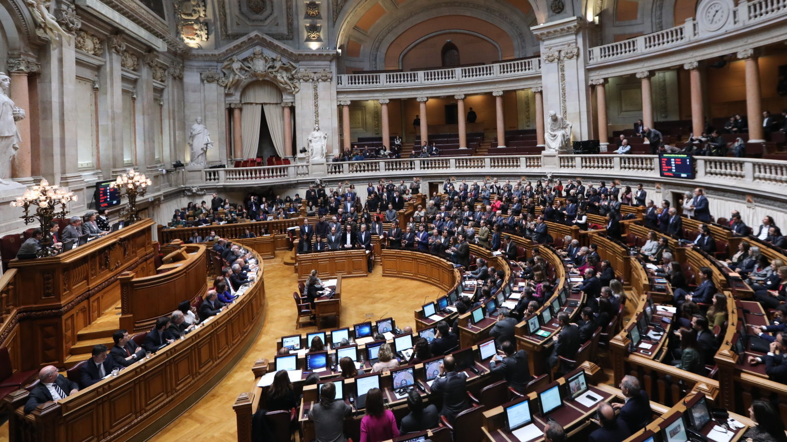 Site do Parlamento está offline de forma voluntária para investigação ao ataque