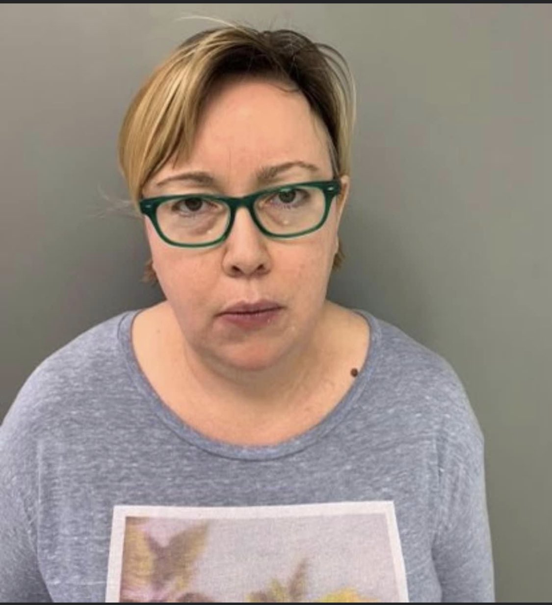 Depois de alvejar os pais de 70 anos na cabeça, desmembrou-os com uma motosserra