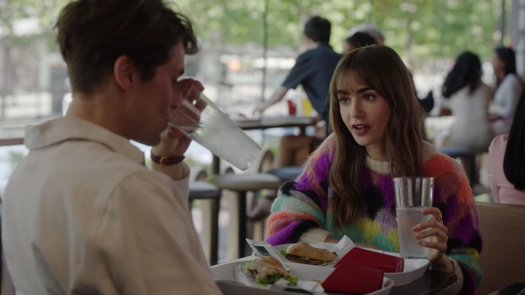 A McBaguette que cobiçou em “Emily In Paris” existe mesmo. Saiba onde provar (e quanto custa)