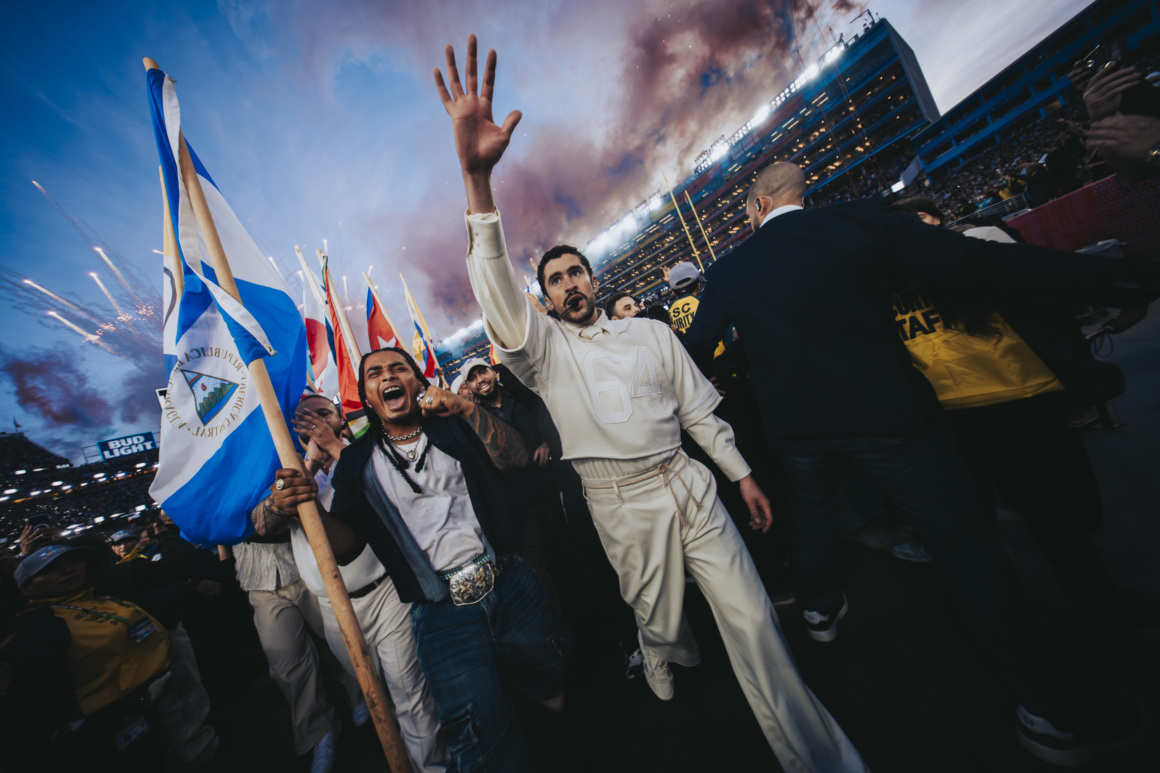 Do casamento verdadeiro ao amor e aos famosos. 7 curiosidades sobre o concerto de Bad Bunny no Super Bowl