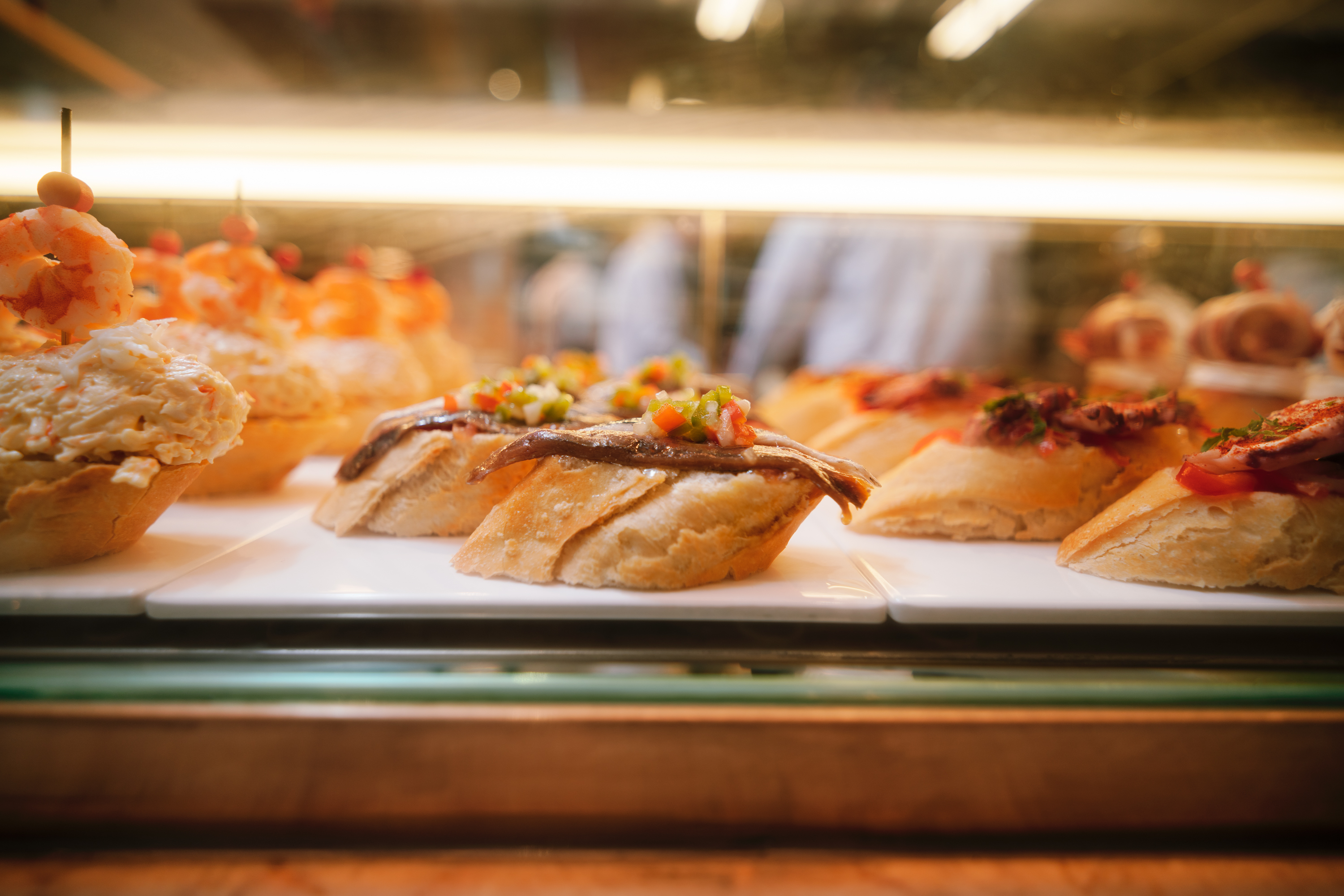 Olá, Porto. Os pintxos e as tapas do Imanol chegaram ao norte — com mesas e novos pratos