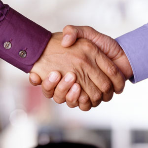 14 dicas para poupar nos presentes e na mesa de Natal