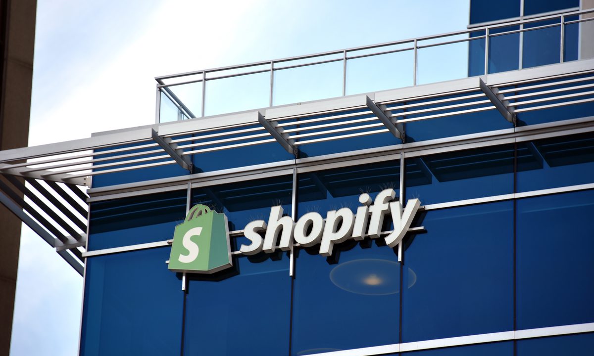 Shopify muda regras na Europa e toma medidas contra esquemas e ofertas falsas
