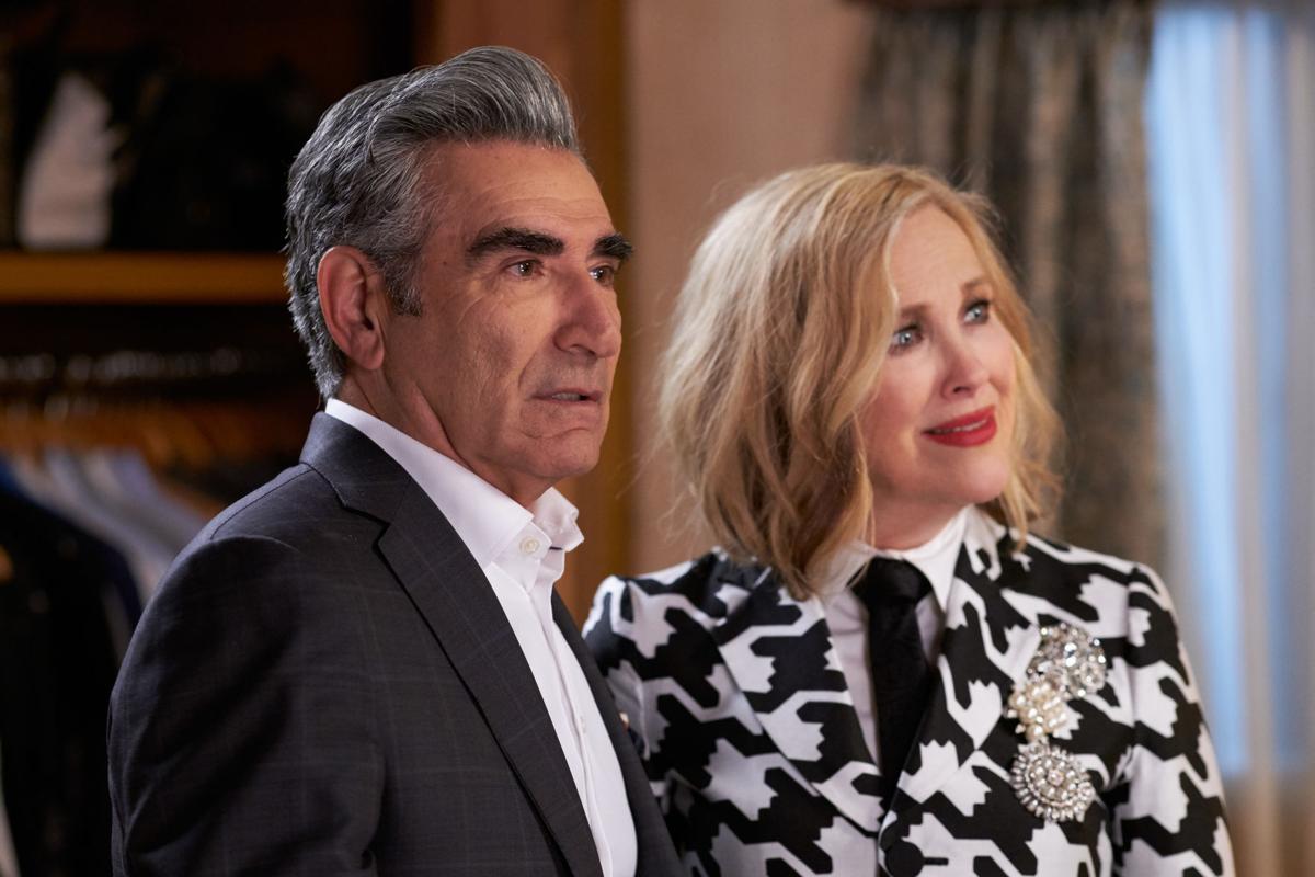 “Schitt’s Creek”. A série com a mãe de “Sozinho em Casa” e o pai de “American Pie” que surpreendeu nos Emmys
