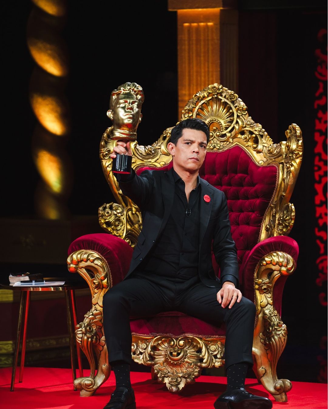 Vasco Palmeirim é o “Joker” da RTP. Veja 28 fotos dos 11 anos do apresentador na estação pública