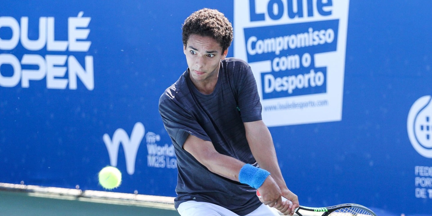 Gastão Elias e Pedro Araújo contrariam favoritos no Indoor Oeiras Open