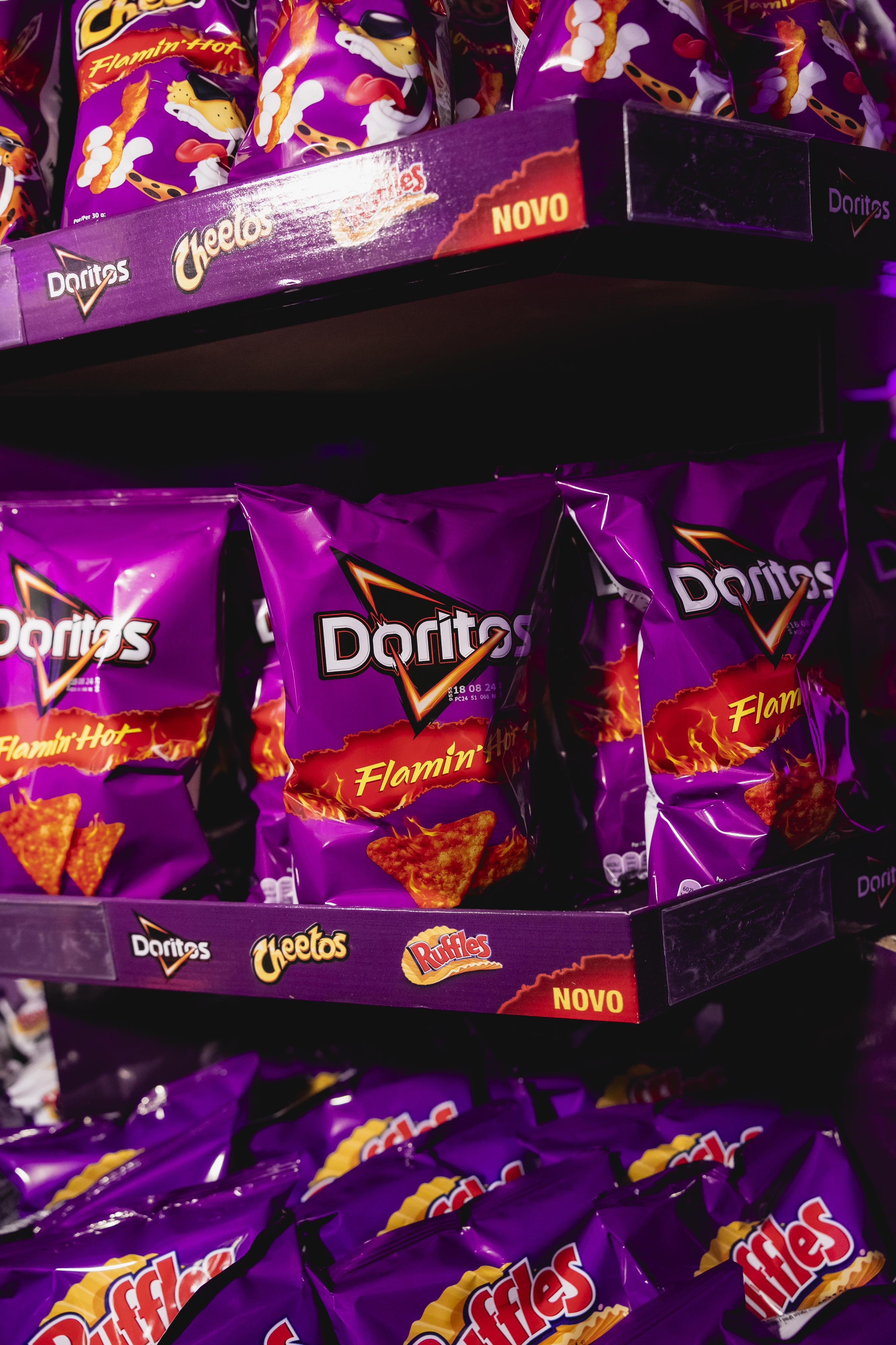 Atreve-se a provar estas novas batatas picantes? Estes 3 famosos snacks uniram-se para queimar o seu paladar