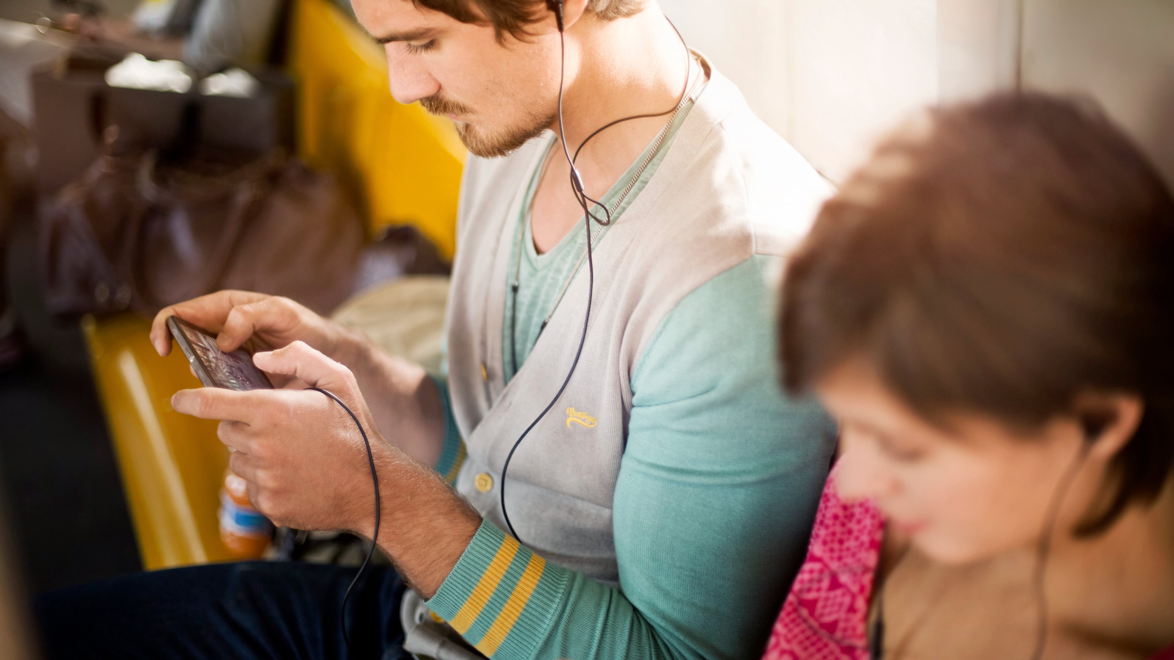 Canadá suspende “imposto digital” sobre tecnológicas e retoma negociações com EUA