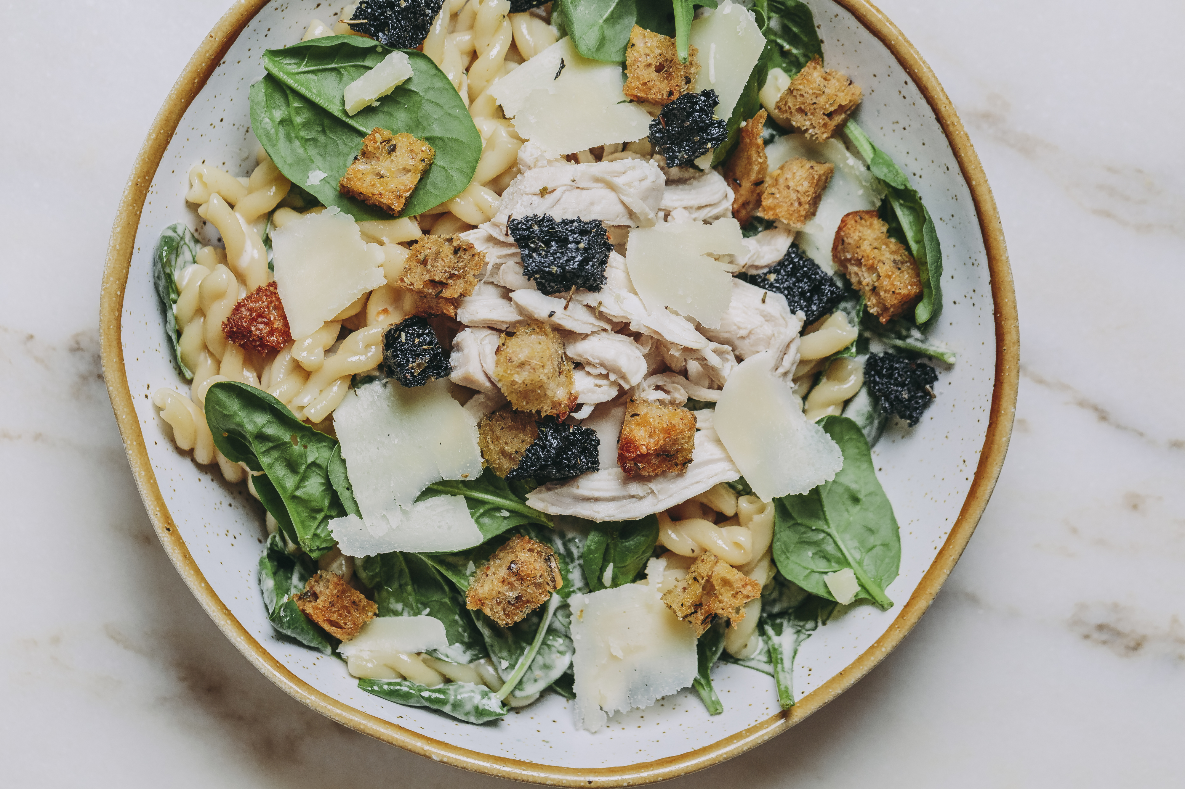Vai almoçar à A Padaria Portuguesa e não quer encher o bandulho? Há uma salada nova, perfeita para o outono