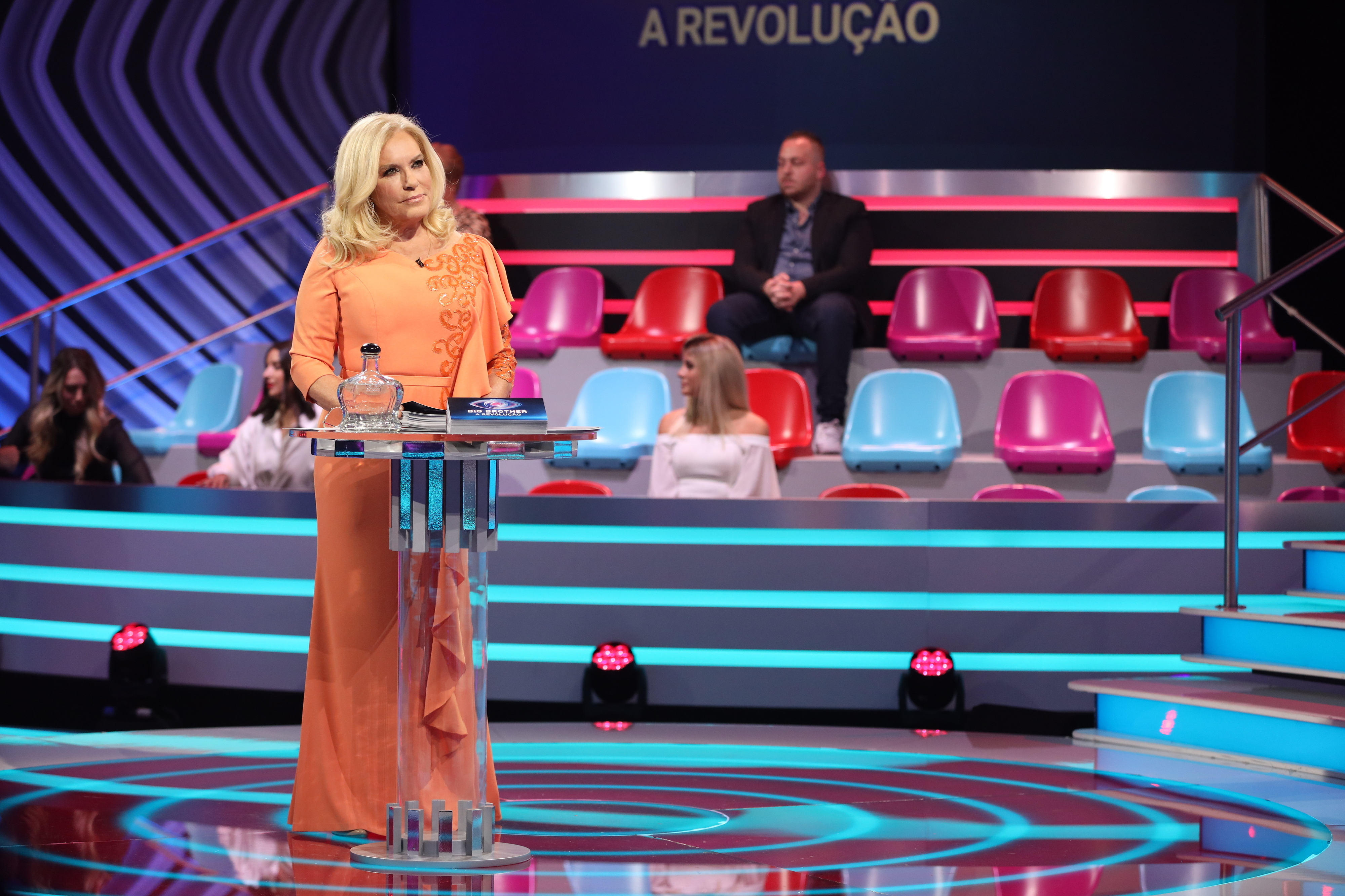 “Big Brother”. Alguém desligue as máquinas a esta revolução, que a salvação já parece impossível