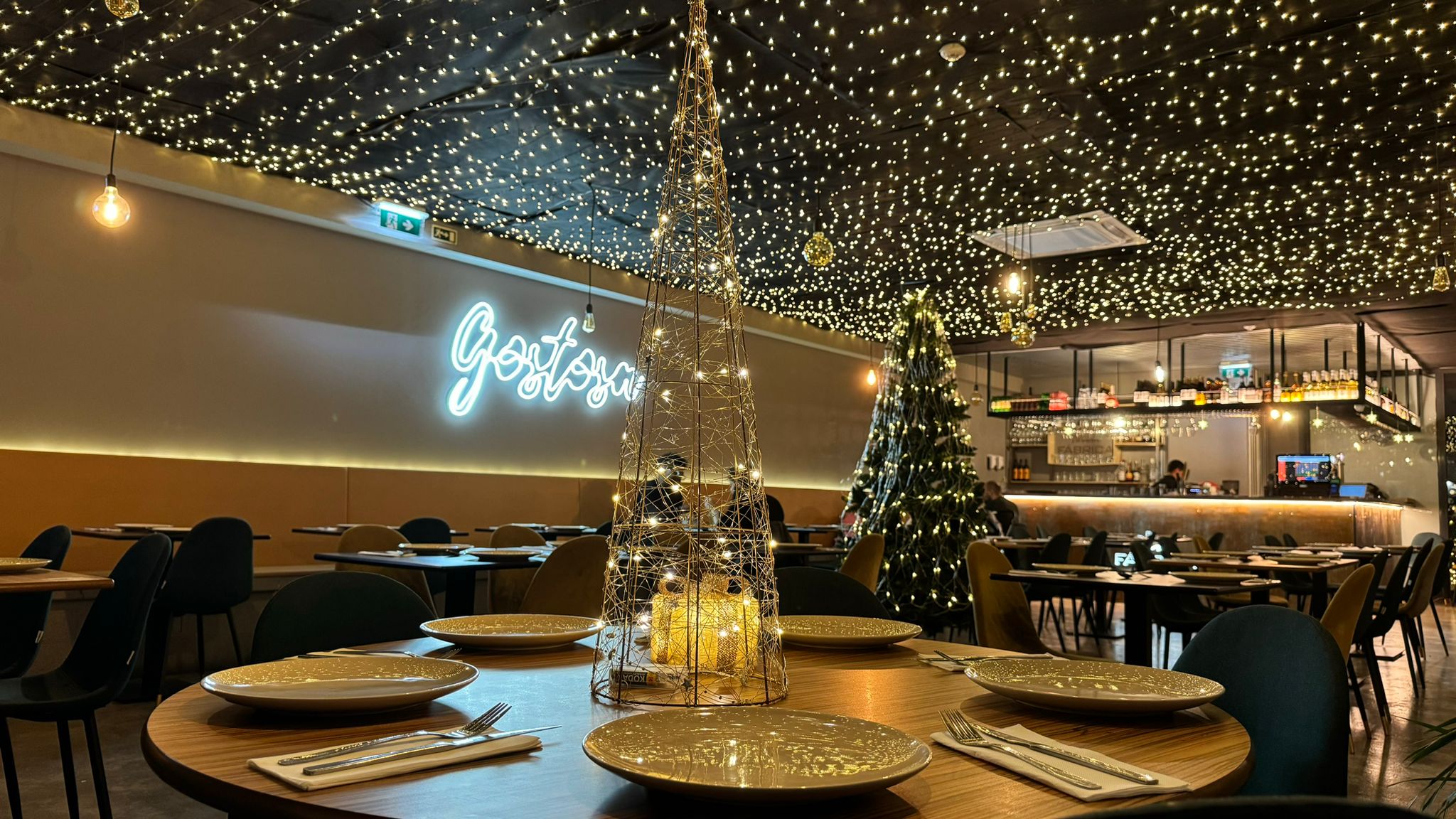 Este restaurante celebra o Natal com neve artificial, prendas e picanha à discrição por menos de 20€