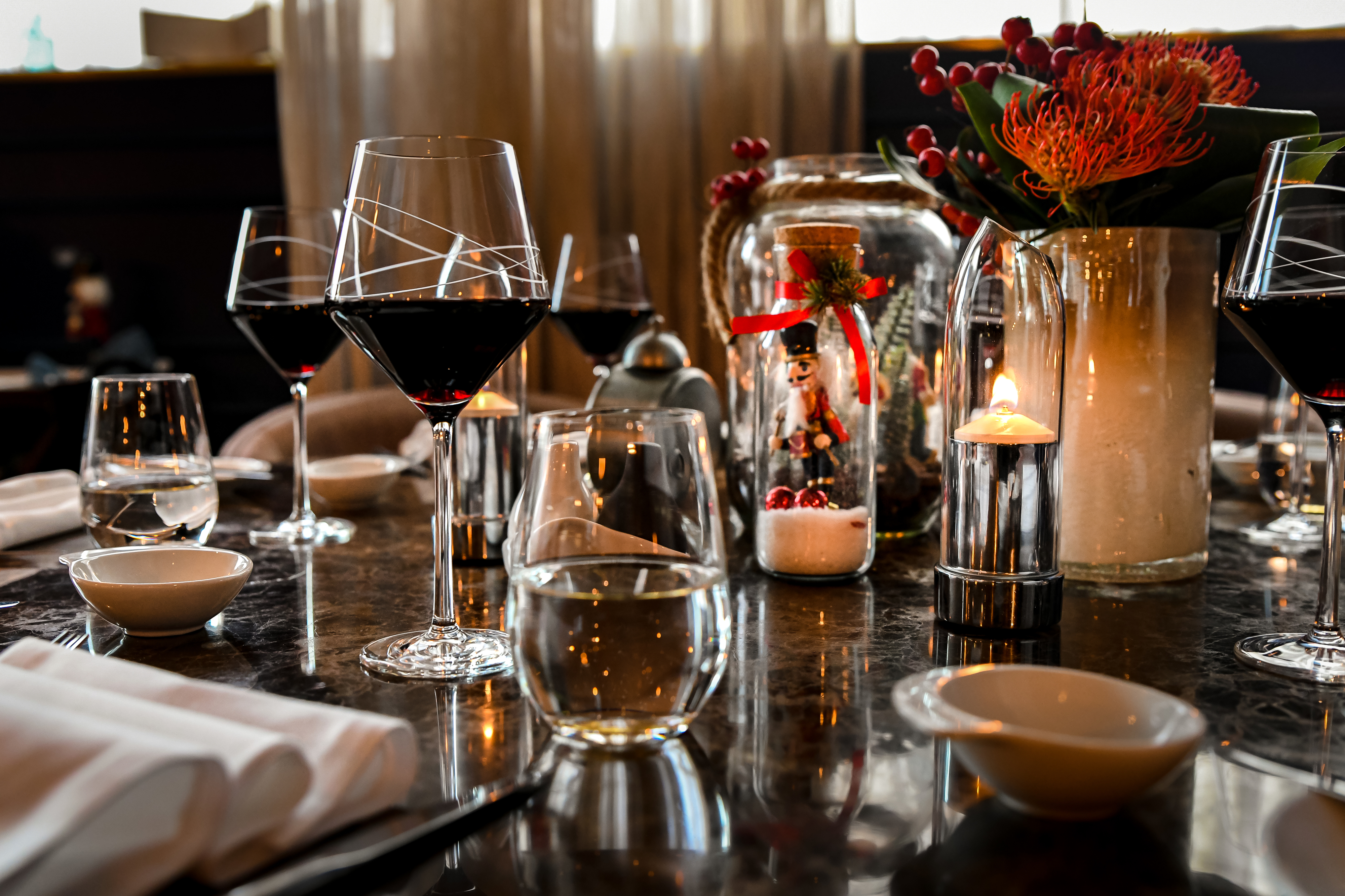 Está aberta a época dos jantares de Natal — e nestes até há um amigo secreto cobiçado