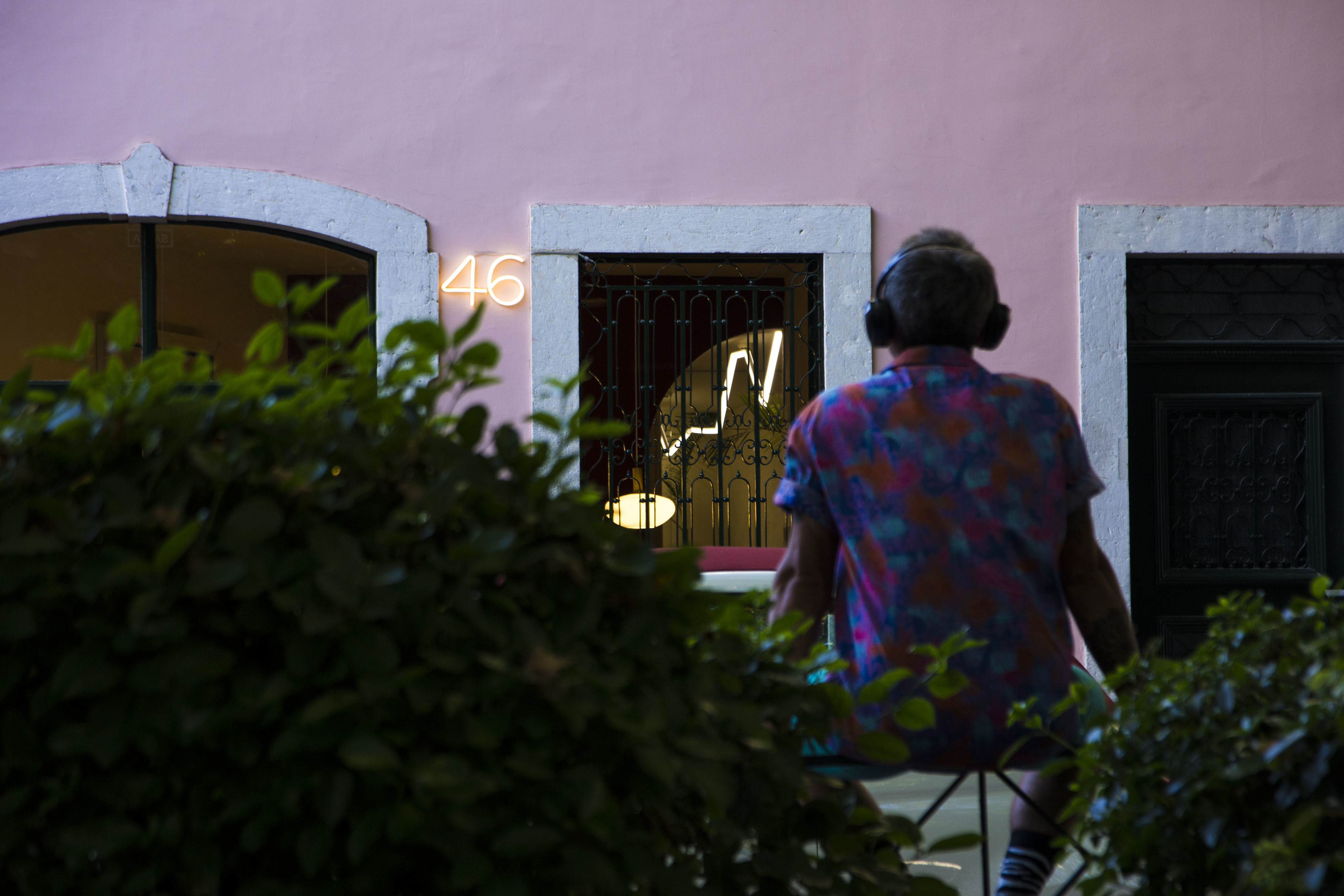 46 Lisboa. O espaço que mistura ostras e dumplings com arte volta a abrir portas — e há novidades