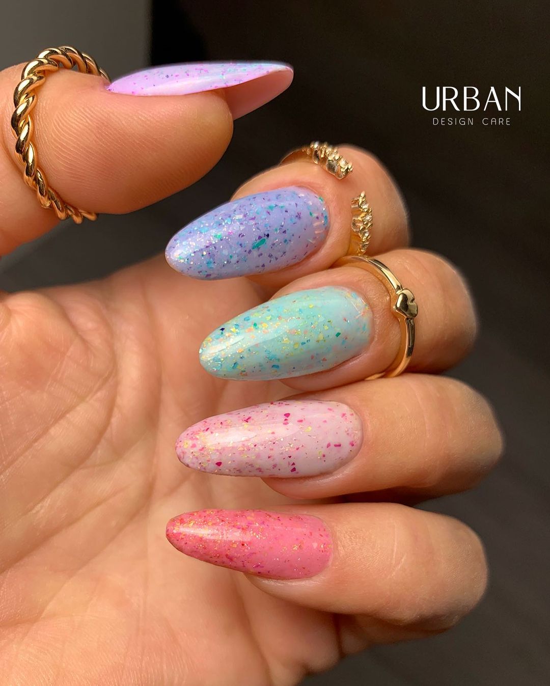 Que tipo de unhas vamos usar em 2023? Especialista revela quais as tendências para a próxima estação