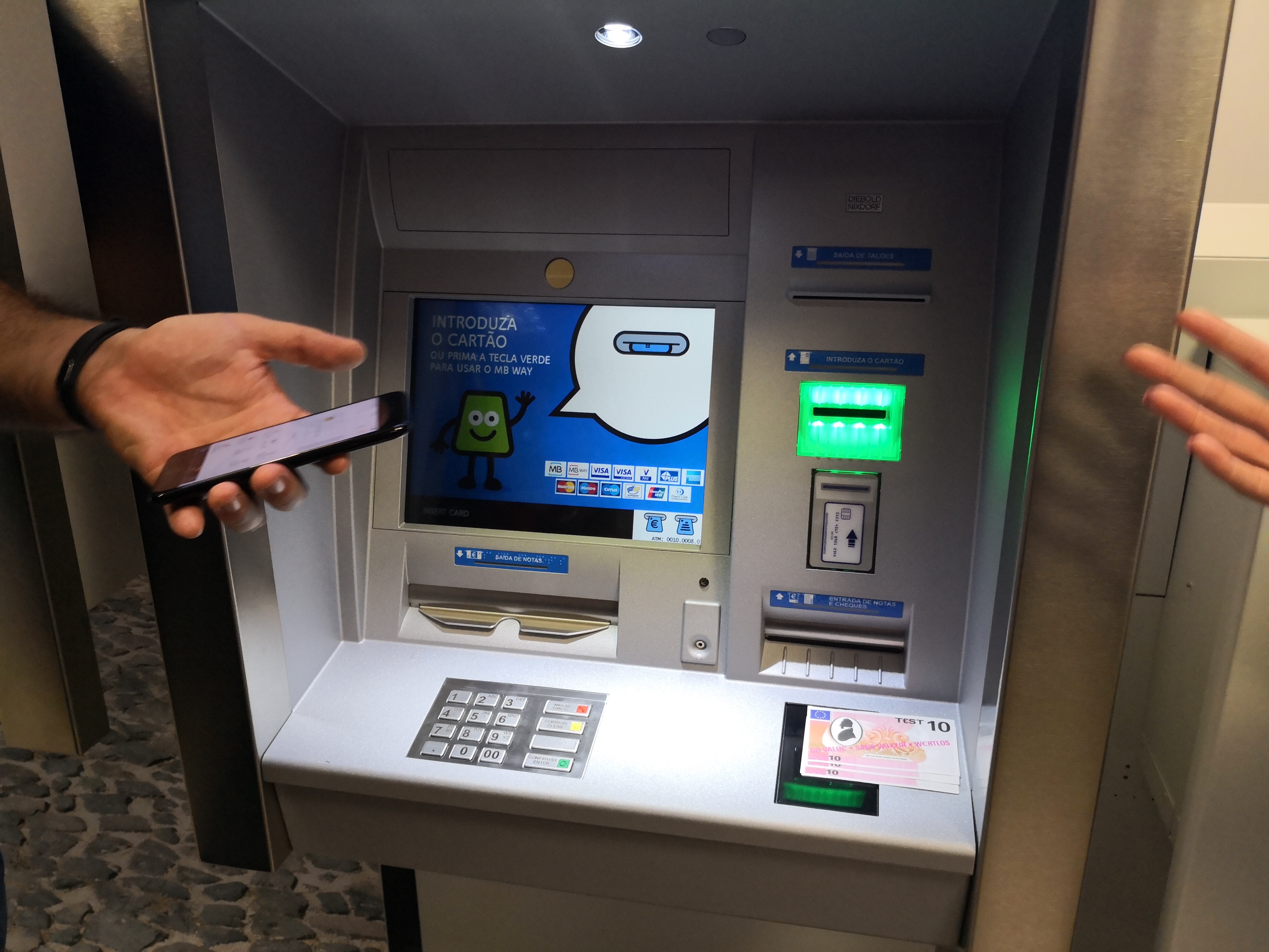 Operação Far Away: Polícia Judiciária detém 19 suspeitos de fraudes através da aplicação MB Way