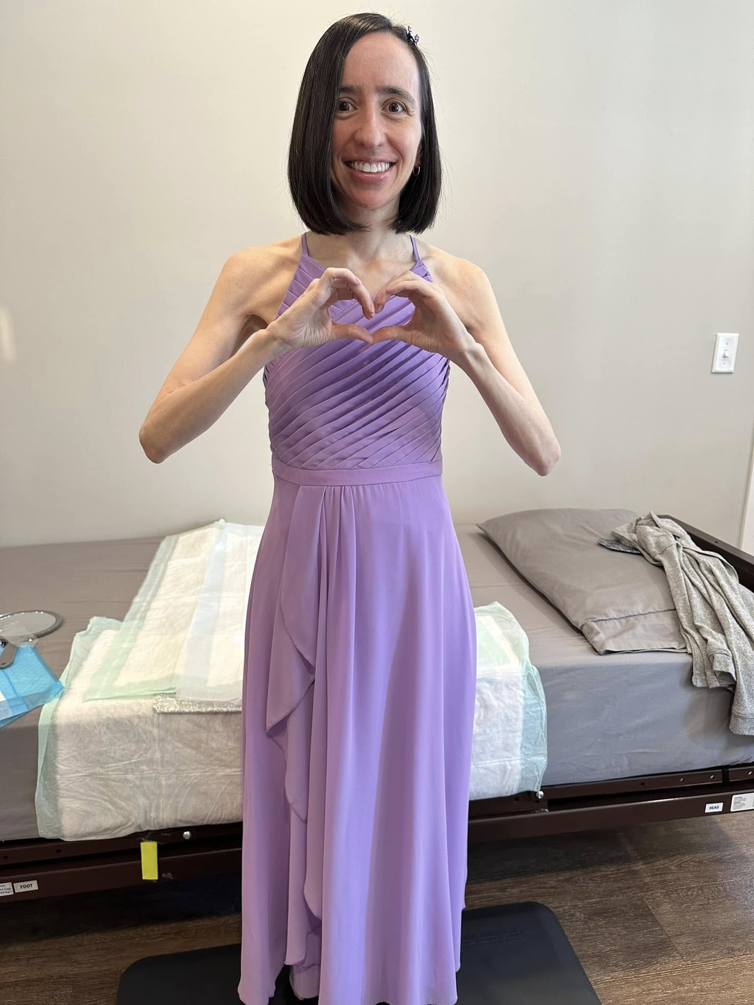 Mulher fit toma antibiótico para infeção urinária e acaba num cadeira de rodas. Já chegou a pesar 27 kg