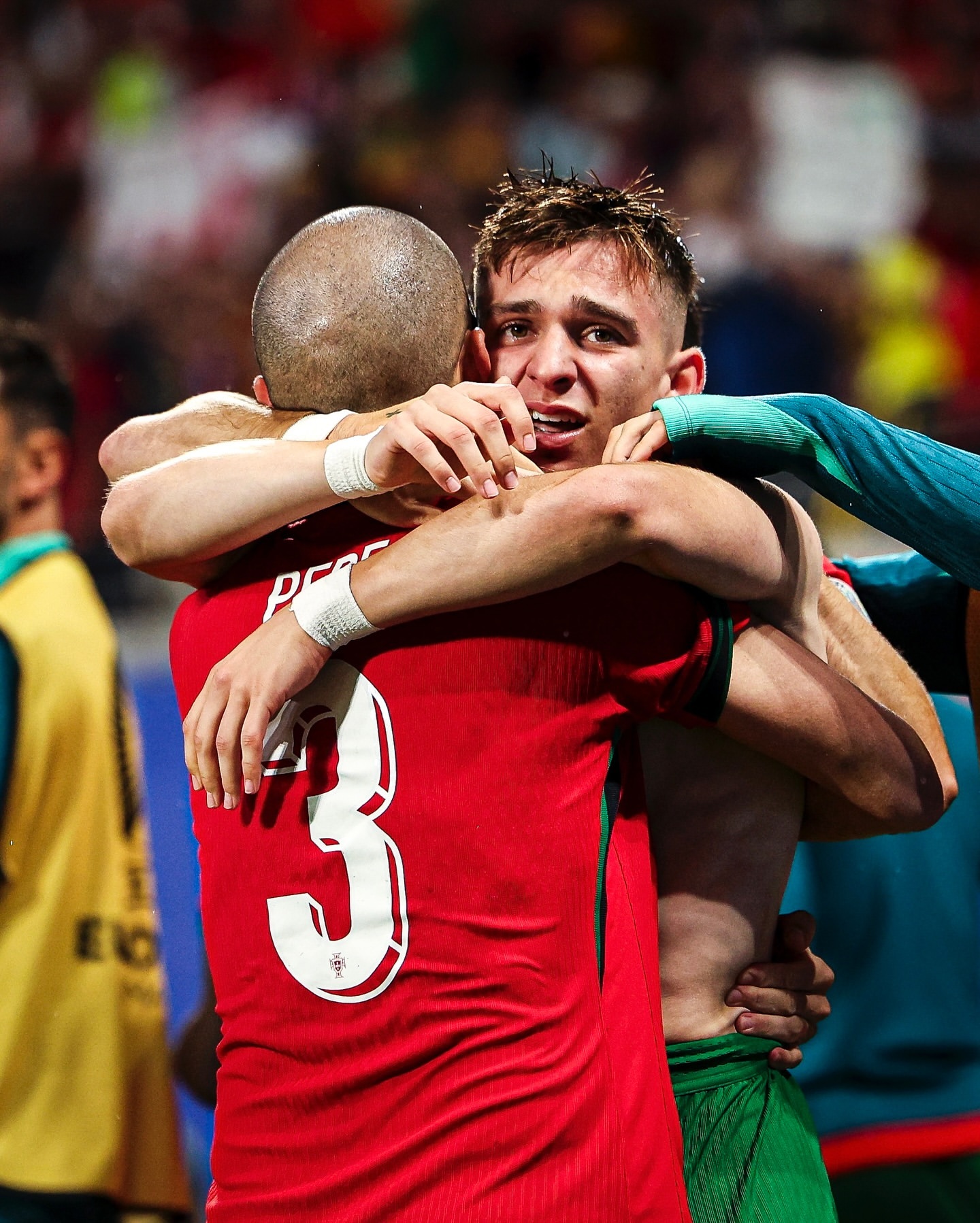 Do sofrimento à glória. Assim foi o Portugal-Chéquia e os famosos festejaram (e bem) a vitória