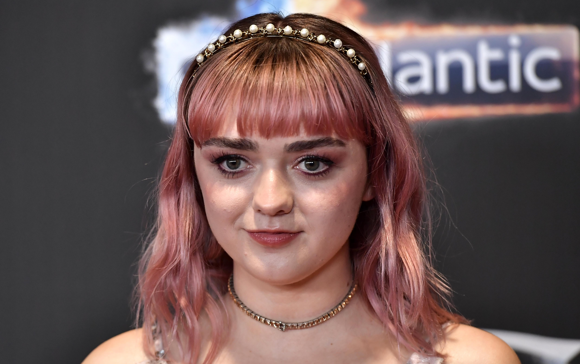 Maisie Williams diz que houve uma altura da sua vida em que se odiava todos os dias