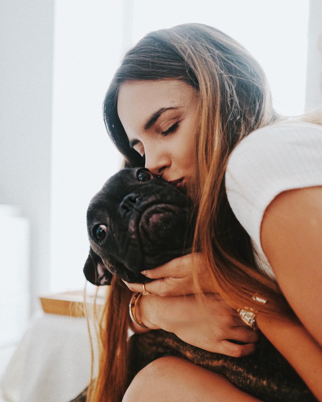 Mafalda Sampaio chora a morte do cão. “Está a doer demais. Nunca mais o vou poder abraçar”
