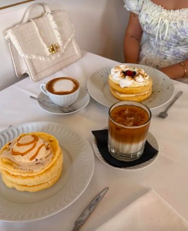 Este brunch digno de realeza é servido num palácio e tem as panquecas mais apetitosas de sempre