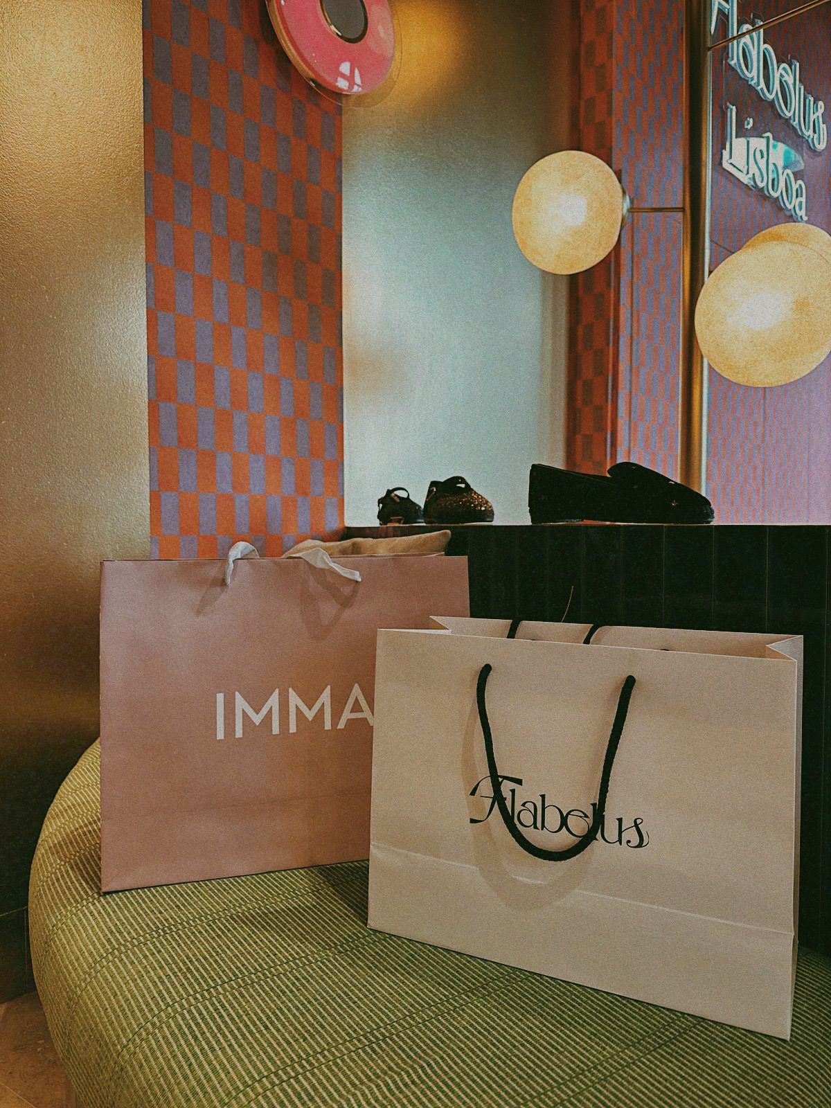 Ir para comprar sapatos e sair com peças lindas. Esta marca portuguesa vai estar à venda na Flabelus