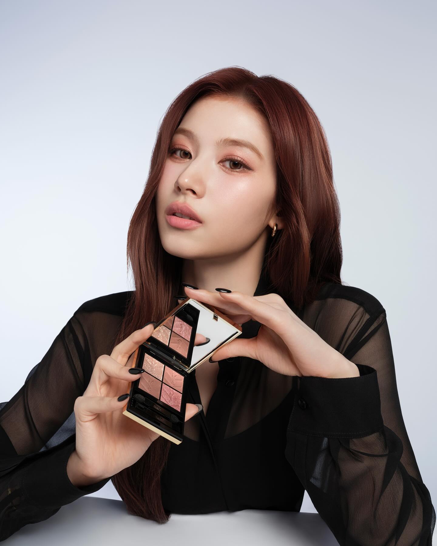 O que é o Korean Look e como se consegue esta maquilhagem cheia de glow? Maquilhador dá dicas