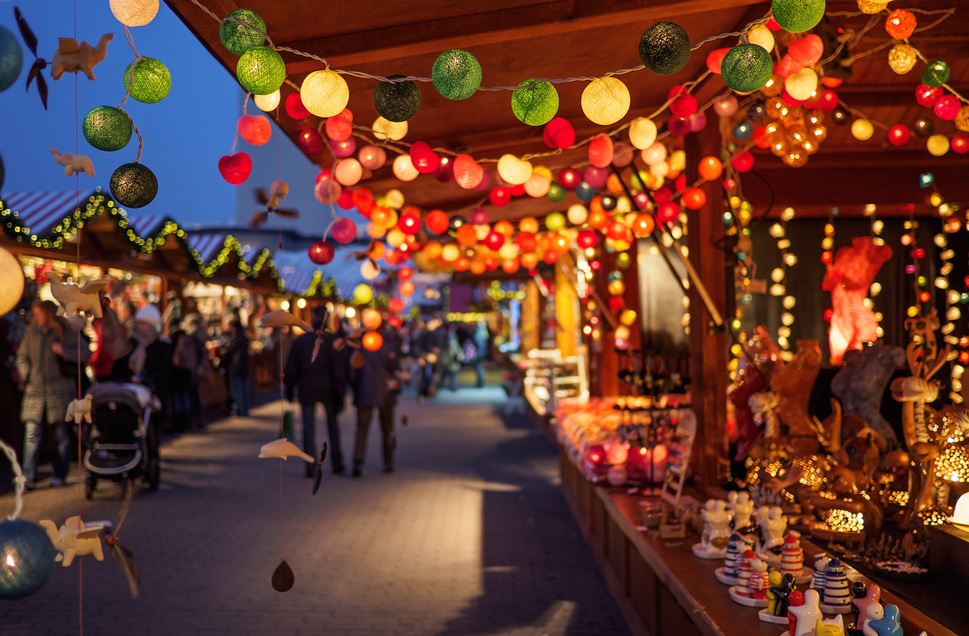 Mercados de Natal na Europa. 9 pacotes com voo e hotel por menos de 200€