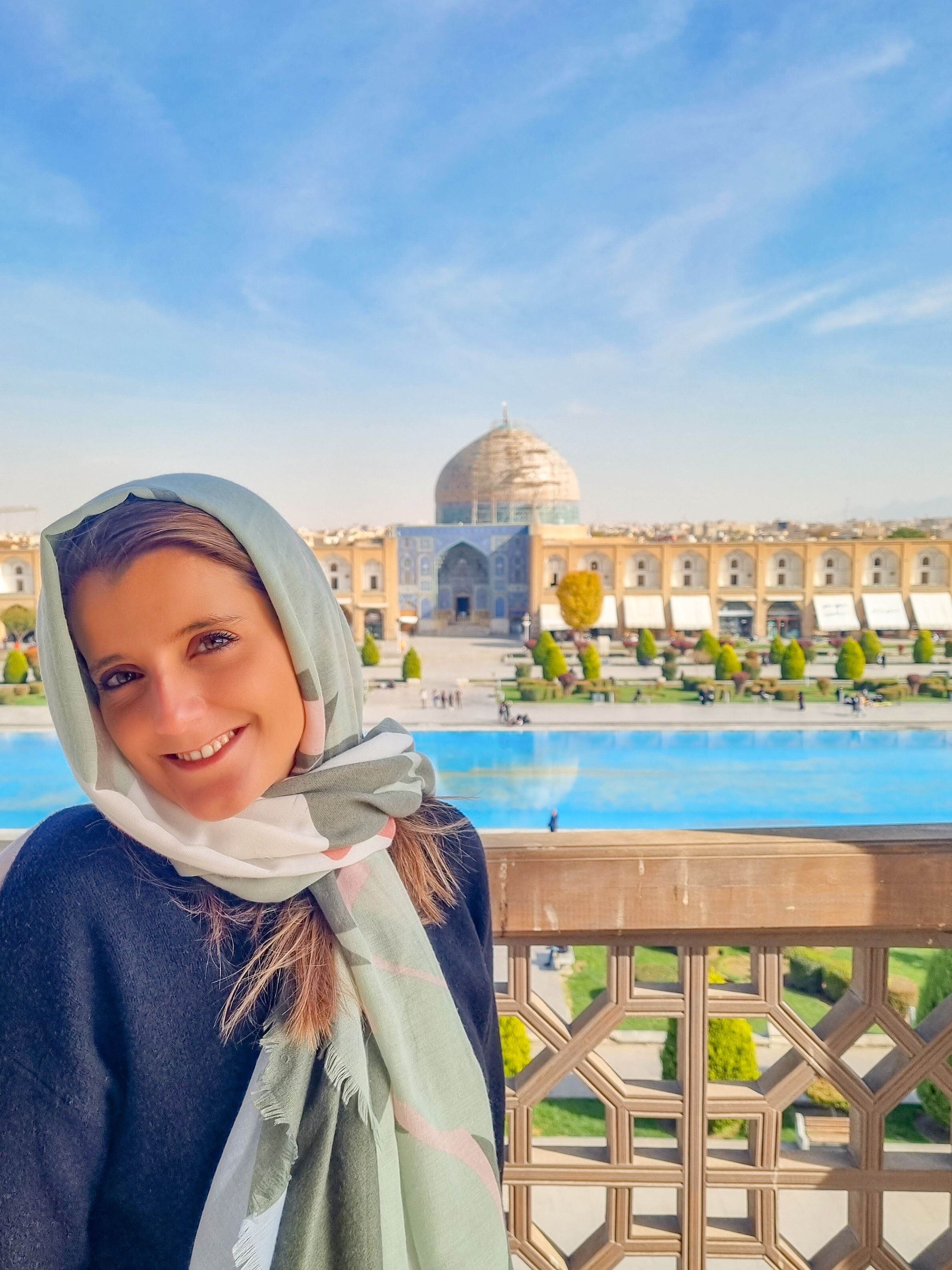 Uma viagem ao Irão nos meandros de uma revolução – quando o amor suplanta o medo