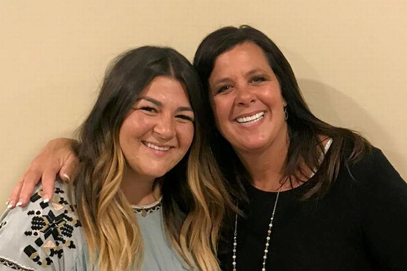 Veja como esta filha reencontrou a mãe biológica pelo Facebook, 29 anos depois de ter sido dada para adoção