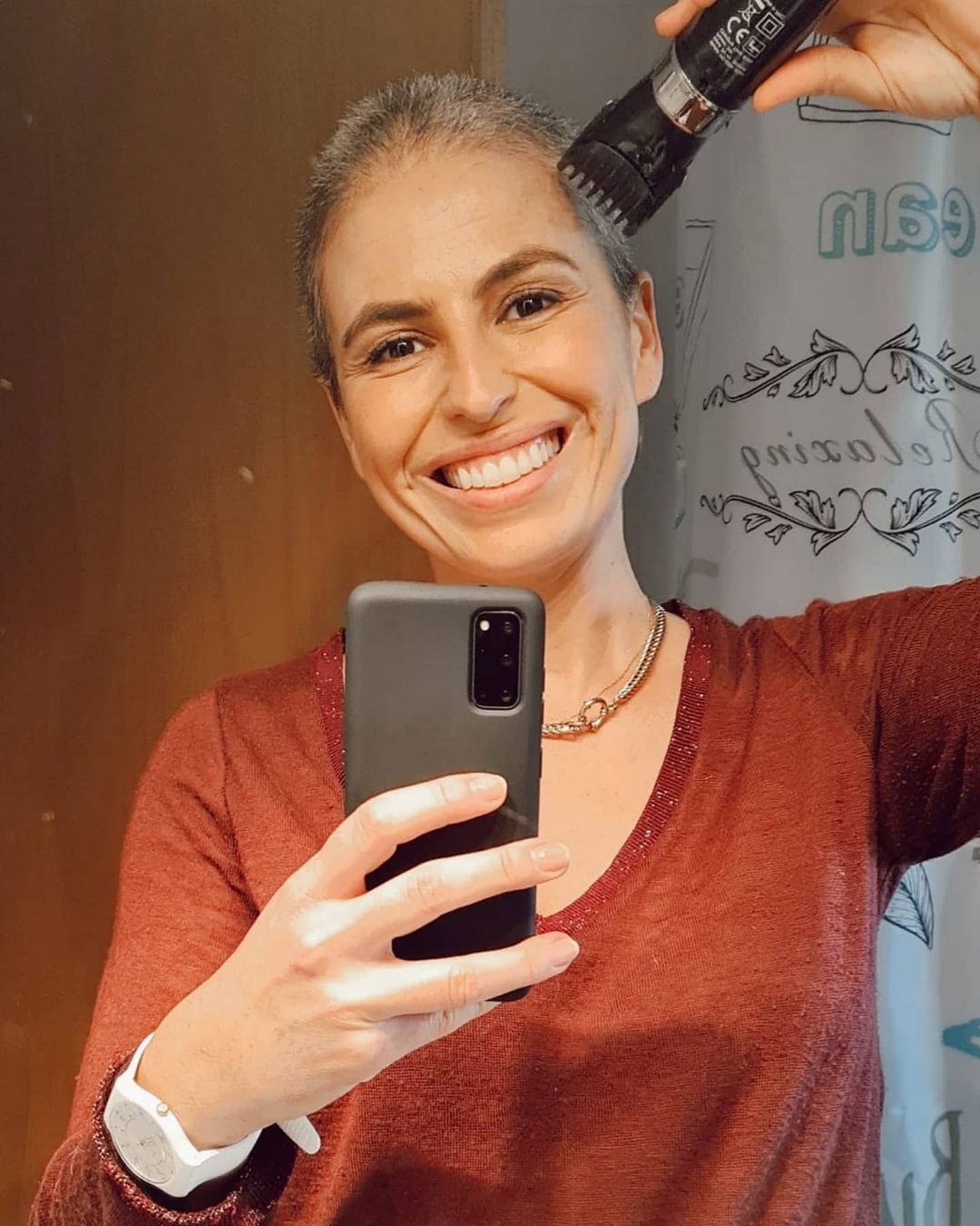 Joana Cruz rapa o cabelo. Animadora da RFM está a lutar contra um cancro da mama