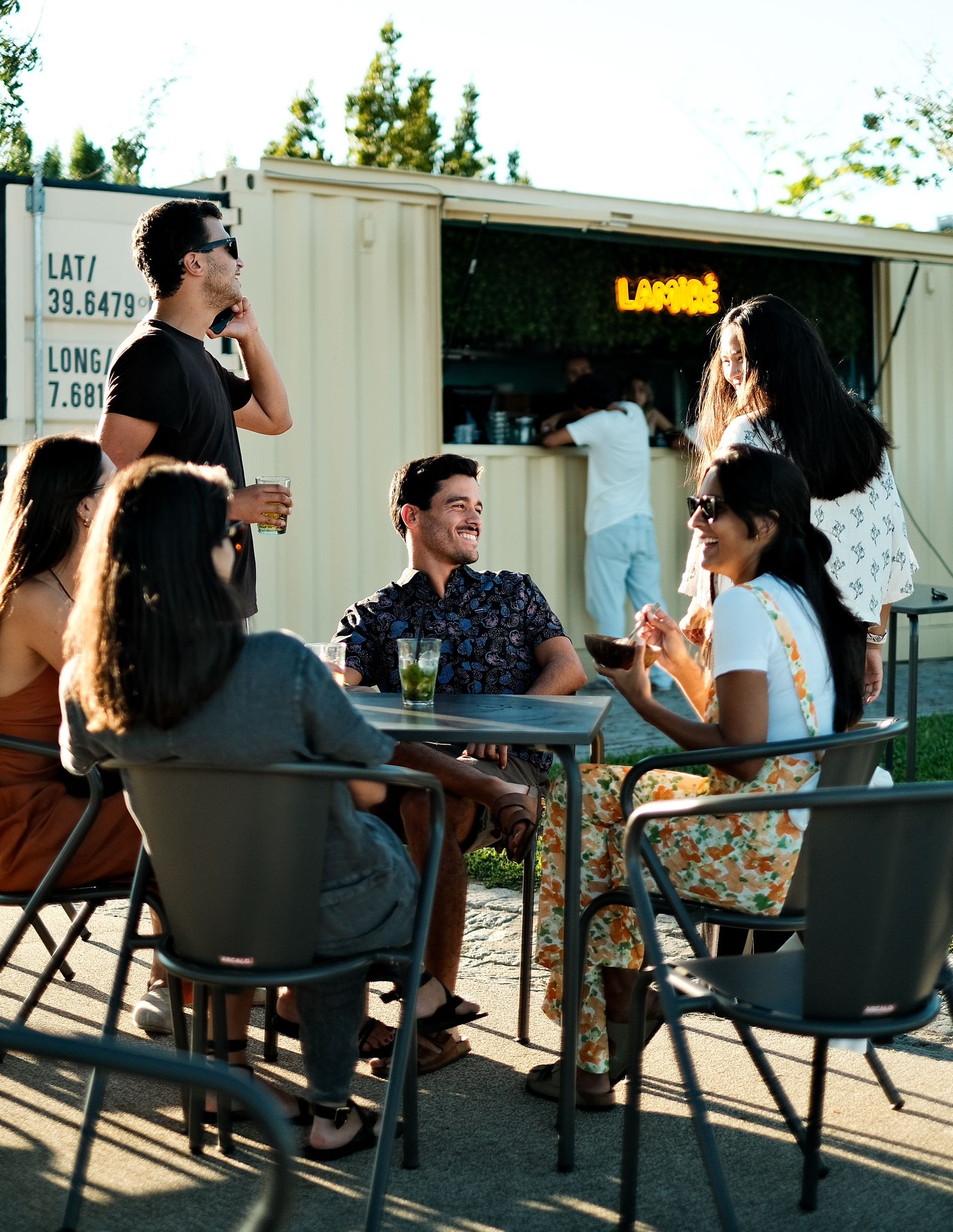 Quiosque Lamiré. Esta nova esplanada junto ao Tejo é o spot ideal para finais de tarde com amigos