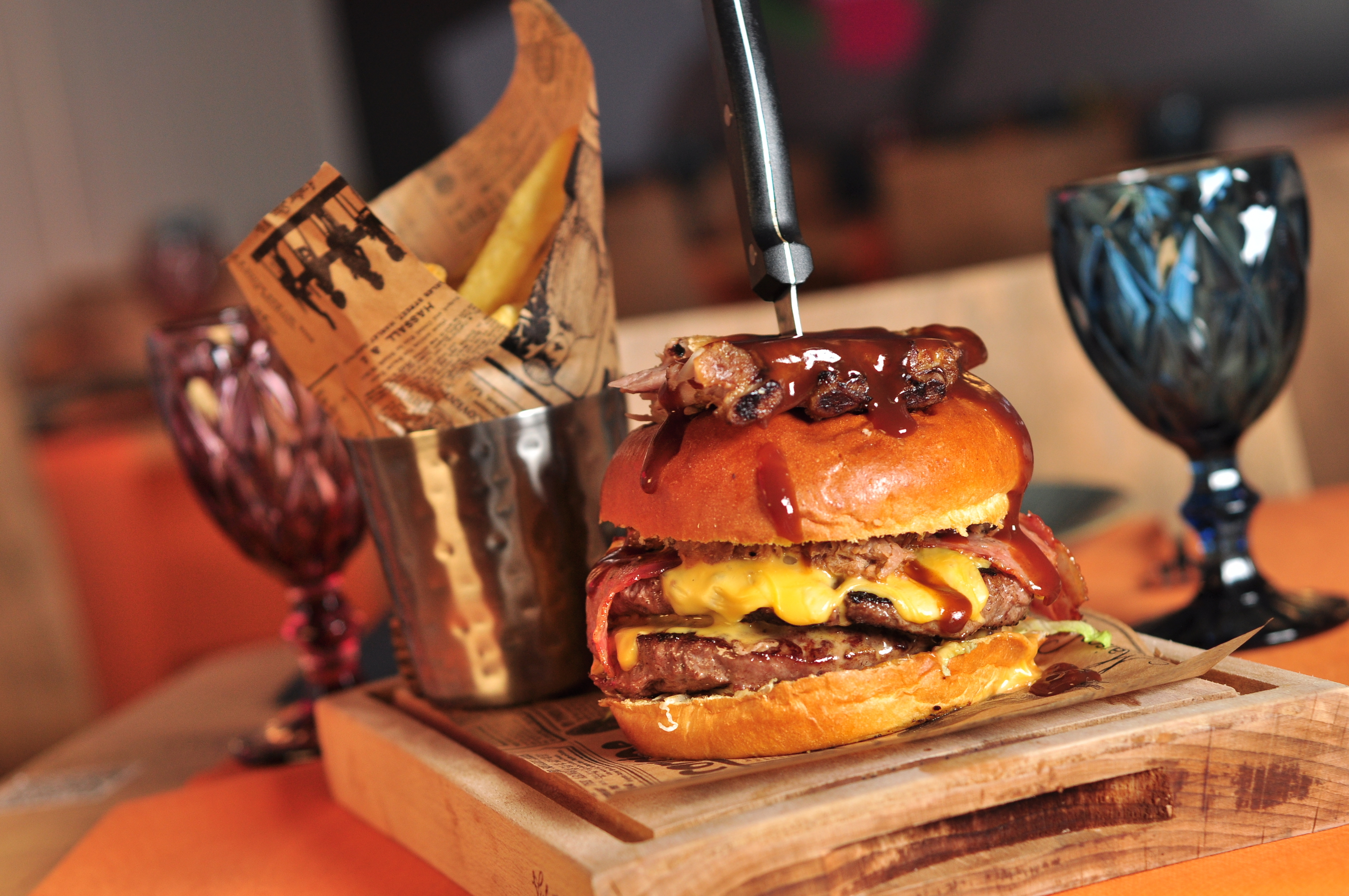 Alerta, fãs de carne suculenta. Há mais um restaurante Contrabando em Lisboa (e até já tem menus de Natal)