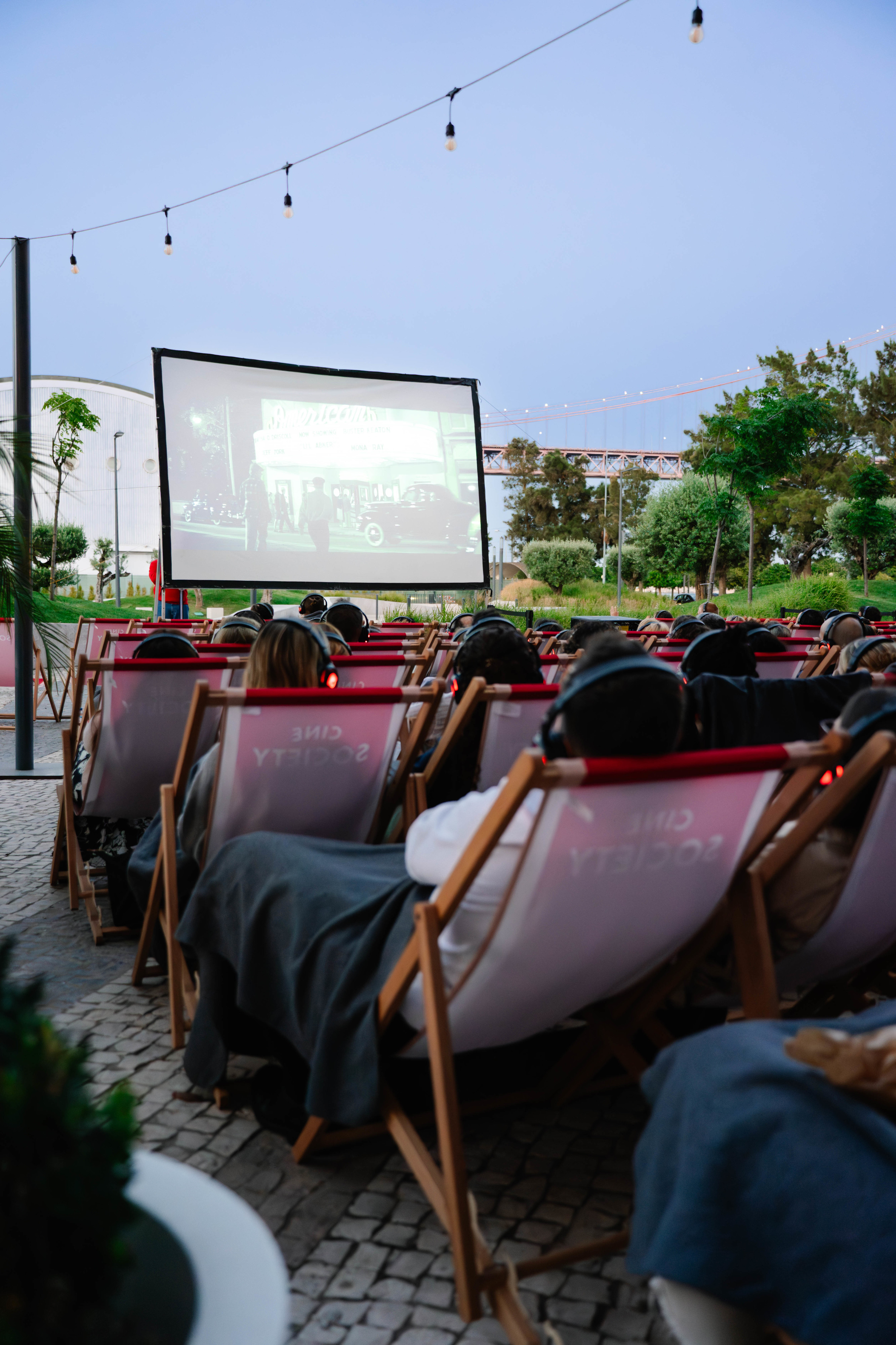 Nada como acabar o verão em grande neste cinema ao ar livre com vista para o Tejo (e com um clássico)
