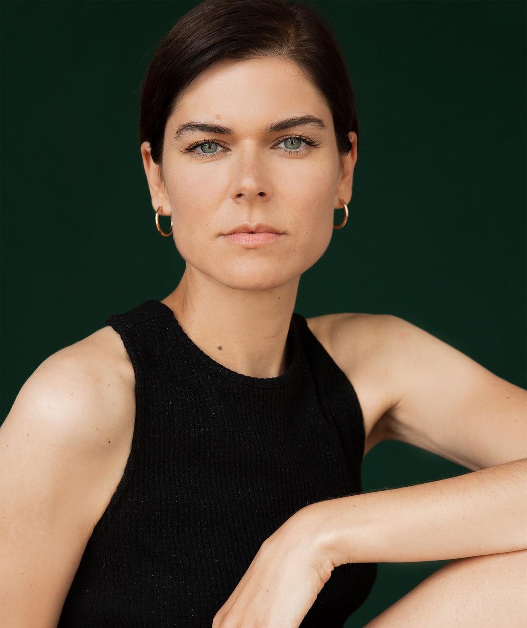 Prepare-se para ver Sónia Balacó de machado em punho. Atriz integra elenco de “Vikings: Valhalla”