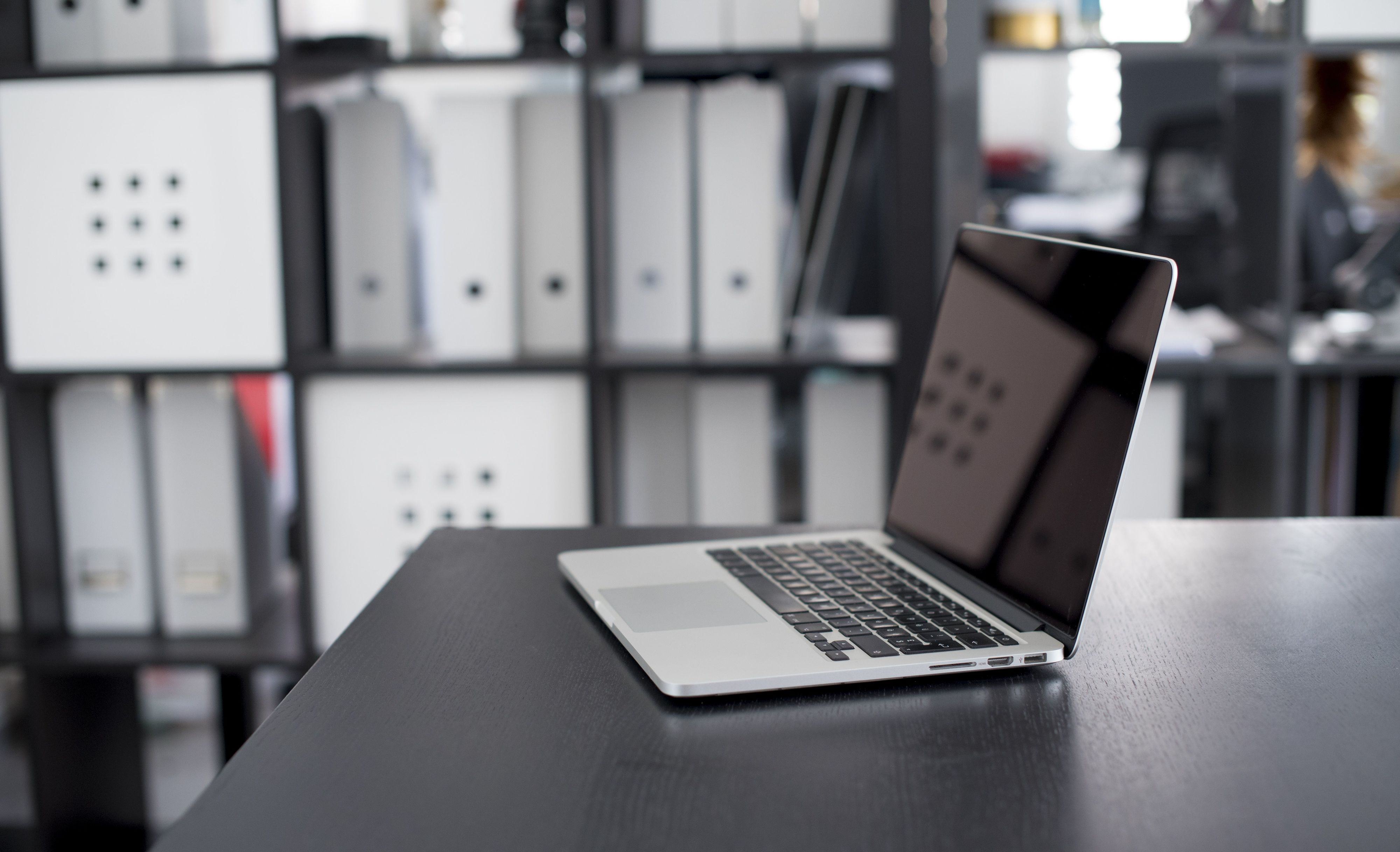 Tráfego mensal de Internet em banda larga fixa aumenta mas não bate máximo histórico do trimestre anterior