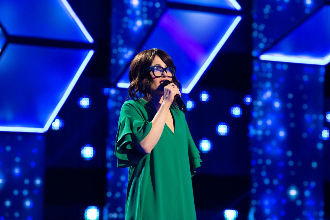 Concorrente mistério do “All Together Now” é cantora famosa. “Aquele timbre não engana ninguém”