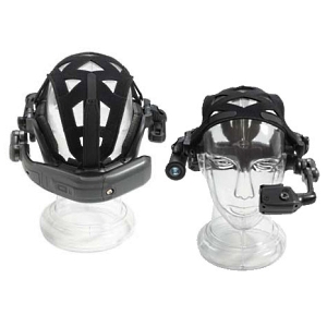 Monocelha e maquilhagem extravagante criam onda de ódio contra modelo