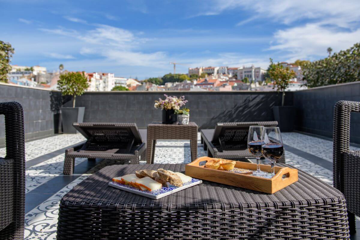 138 Liberdade Hotel. Este novo hotel de 5 estrelas deu tudo na decoração boémia (e tem um sushiman)