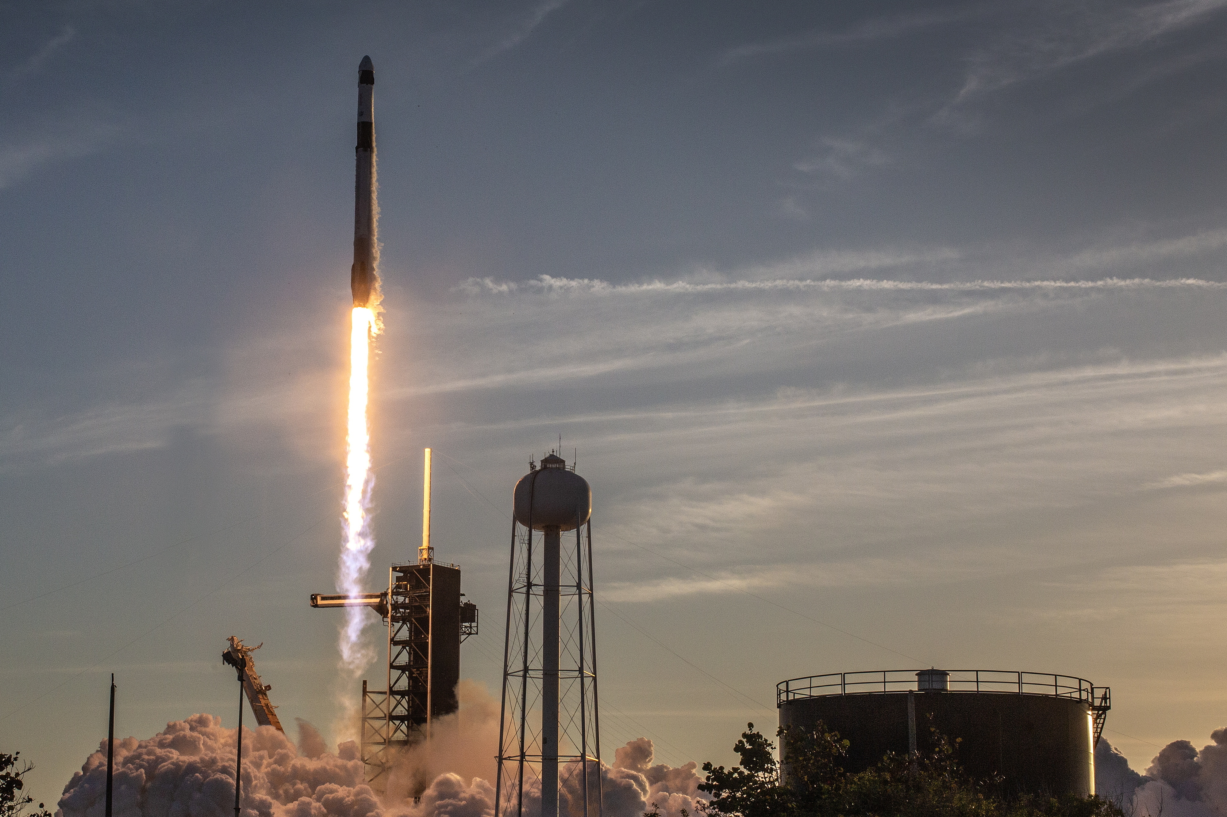 Butch Wilmore e Suni Williams estão há nove meses sem conseguir sair da Estação Espacial Internacional. Nova equipa tenta resgate