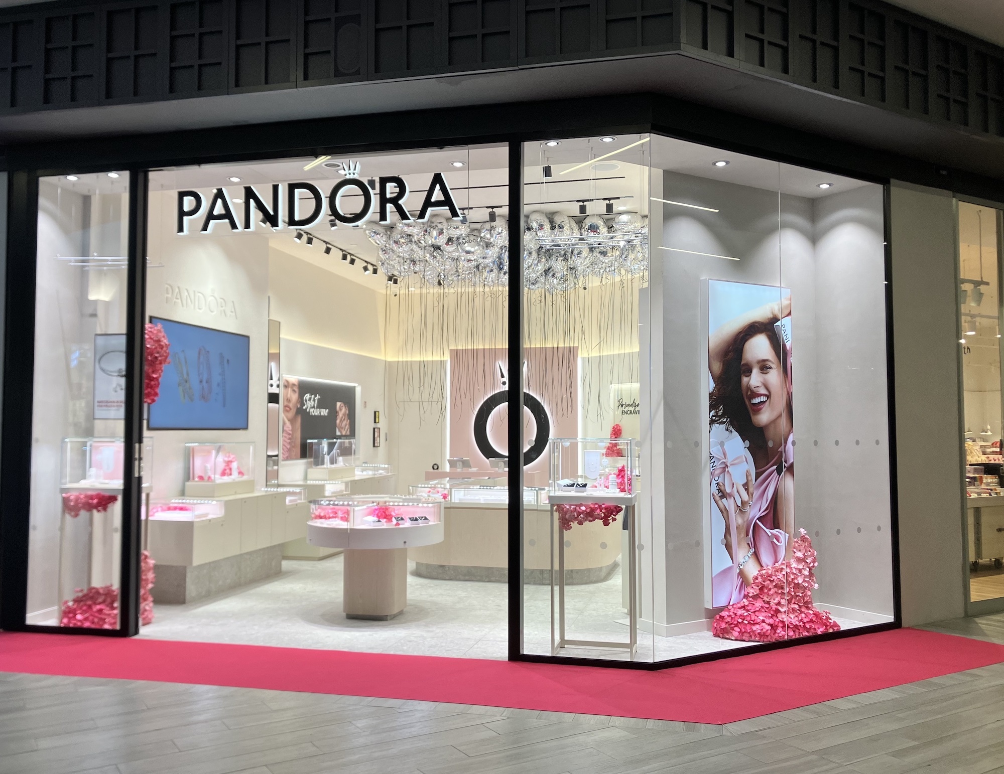 Pandora do CascaiShopping já reabriu — e há um serviço exclusivo para quem gosta de joias únicas