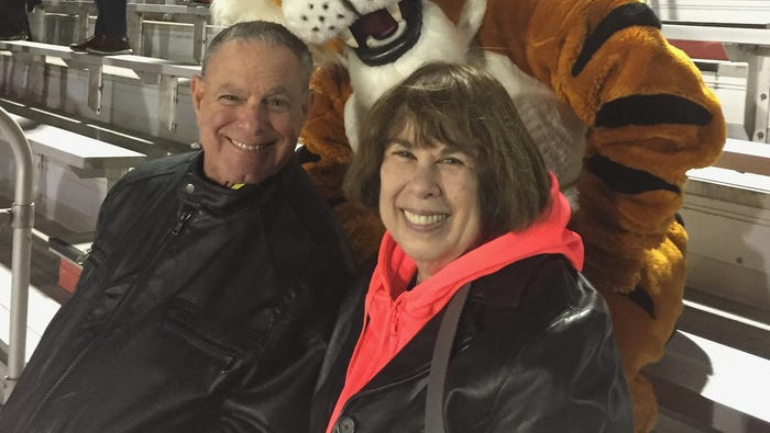 COVID-19. Depois de 51 anos de casados, morrem com 6 minutos de diferença