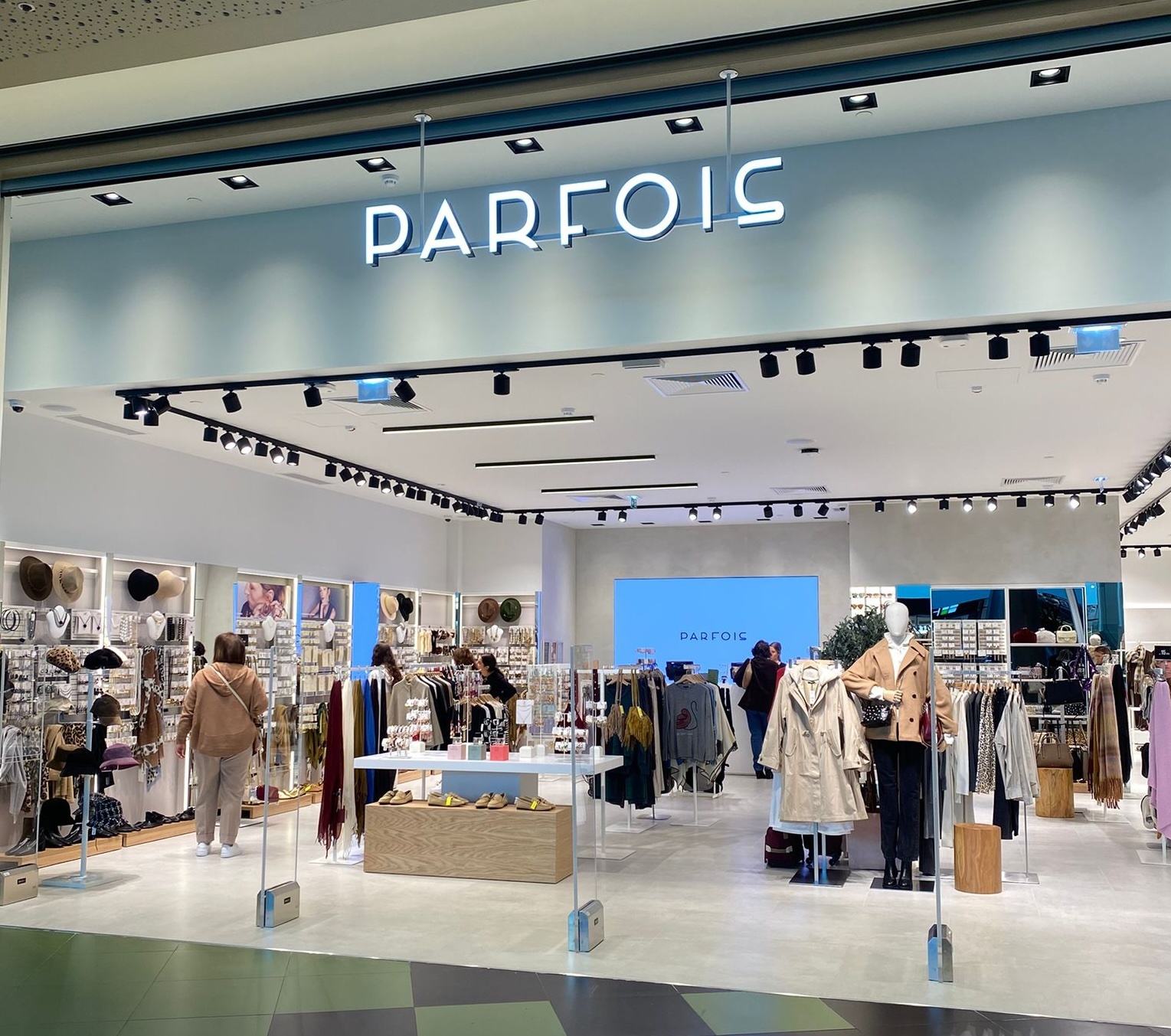 Maior e completamente renovada. Esta Parfois do norte do País está de cara lavada