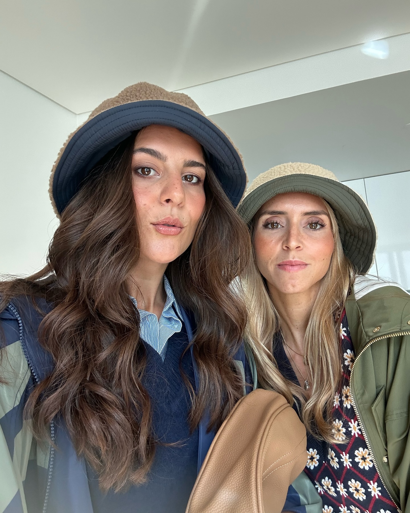 Faça como Beatriz Bica e Marta Stilwell e combata o frio com estes 15 bucket hats de pelo (desde 7,99€)