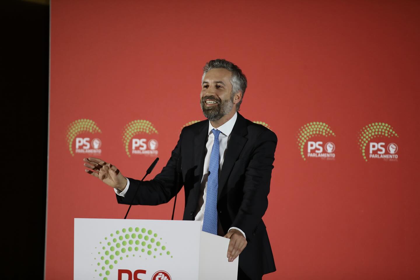 De Filipa Torrinha Nunes a Cândido Costa. 14 celebridades que Pedro Nuno Santos segue e que não fazia ideia