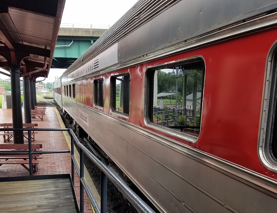 Comboio do Conhecimento está de regresso para levar os bons alunos Portugal fora