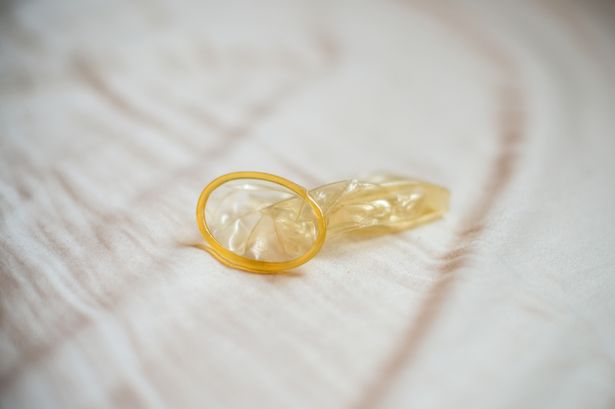 Este é o primeiro homem condenado por retirar preservativo às escondidas durante ato sexual