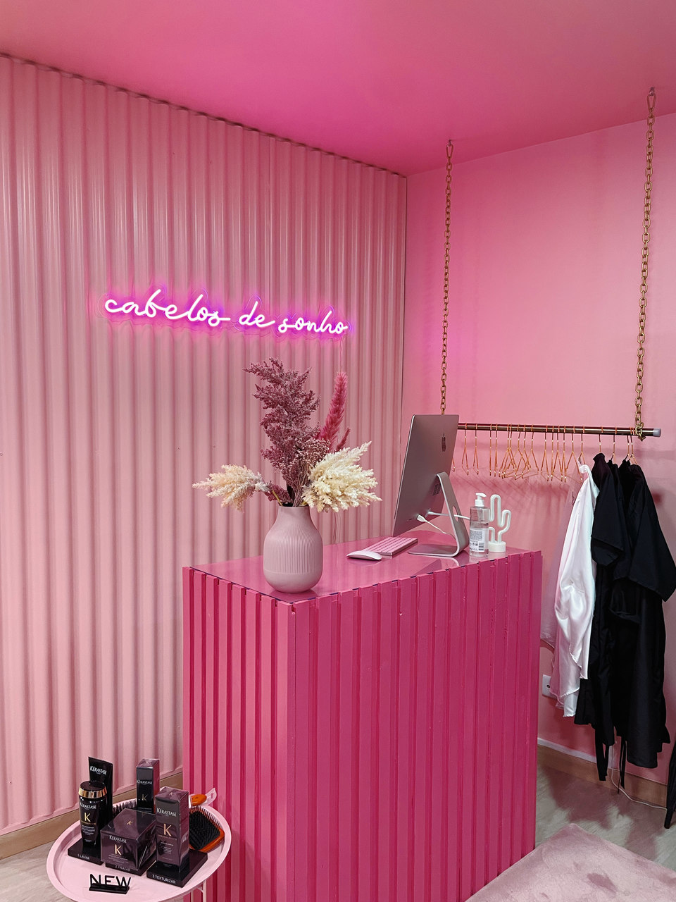 Pink Room by Dora. O cabeleireiro onde a magia acontece (e as noivas têm tratamentos personalizados)